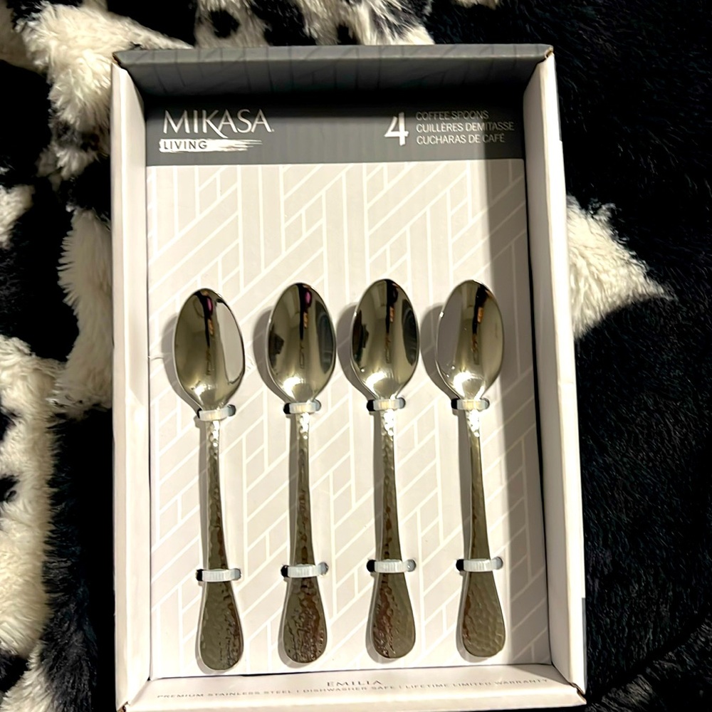 Mikasa Living Set 4 Coffee Spoons Emilia NIB NEW Demitasse Dishwasher safe Prem